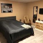 Bronks Bed & Breakfast